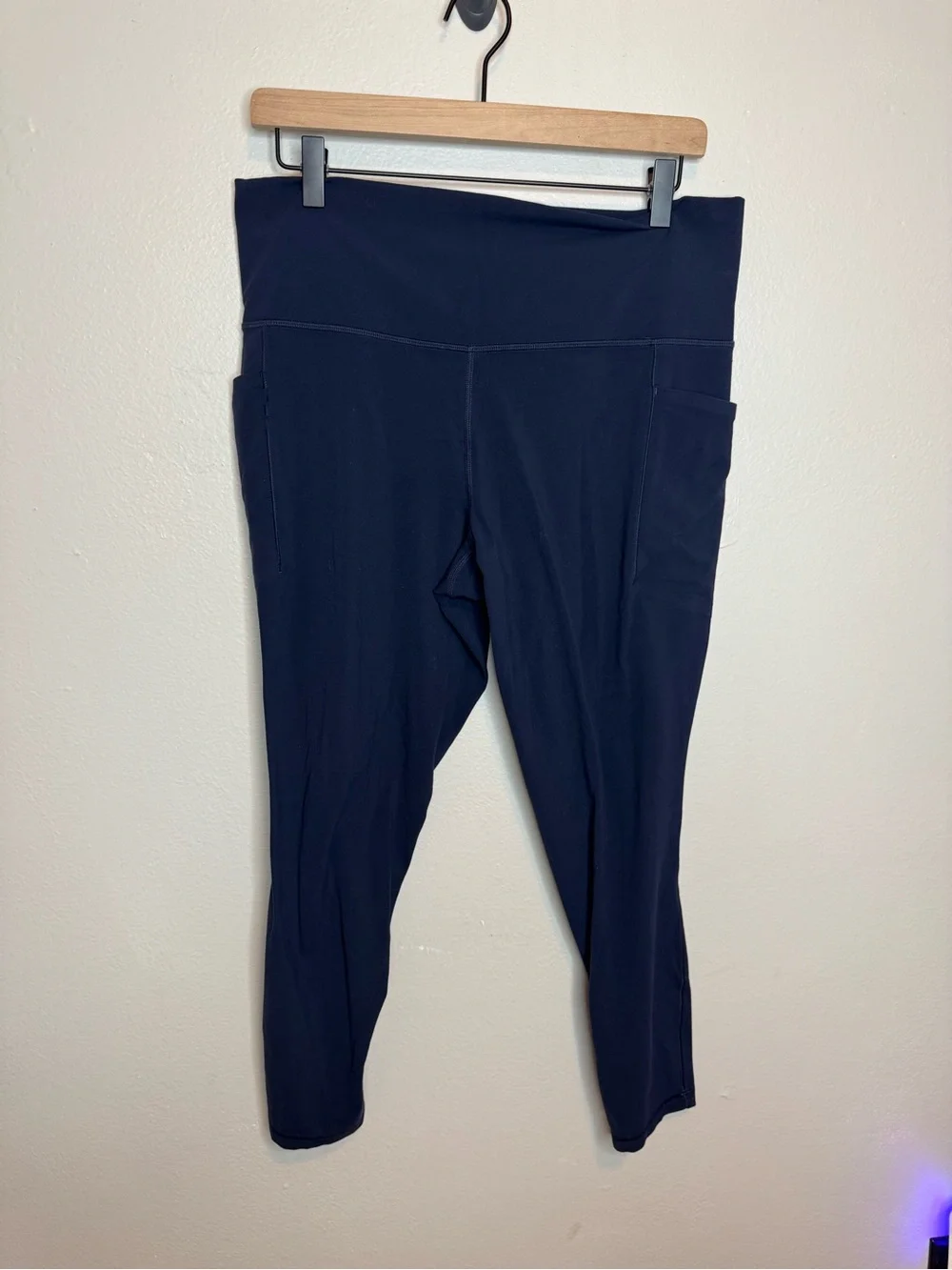 Athleta Salutation Stash II High Rise Legging Navy Blue pocket